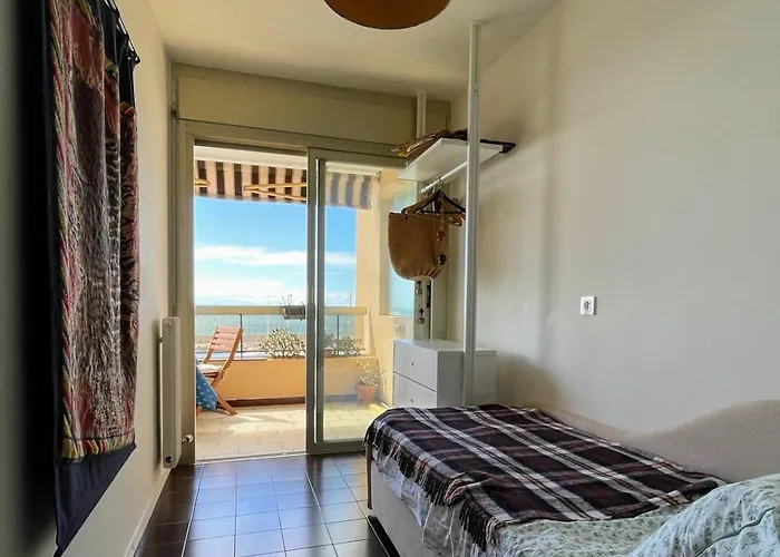 Fronte Mare Vista Bellissima Garavan * مينتون